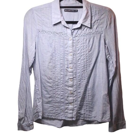 Abercrombie & Fitch Button Up Shirt Womens Size XS Light Blue Eyelet Lace - Picture 1 of 6